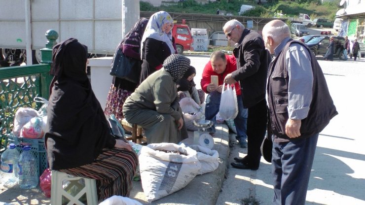 Kestane Köylünün Yüzünü Güldürdü