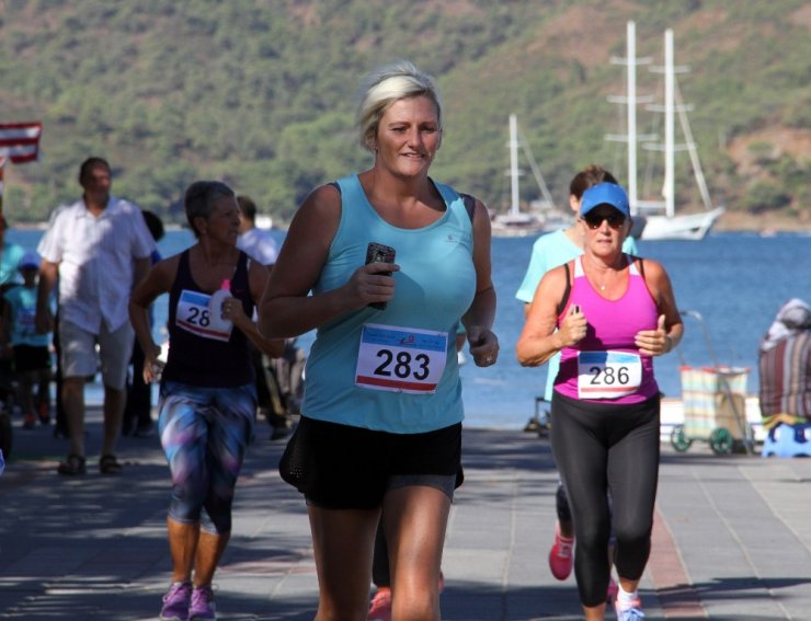 İngilizler Kanser Hastaları İçin Koştu