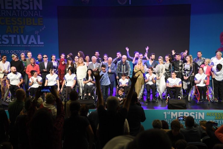 1. Mersin Uluslararası Engelsiz Sanat Festivali, Renkli Görüntülerle Sürüyor