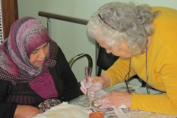 Koca Çınarlara Seramik Dersi