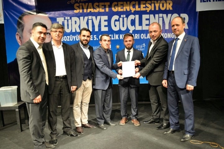 Bozüyük Ak Parti Gençlik Kollarında Bayrak Değişimi Yaşandı