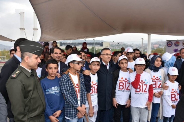 “Biz Anadoluyuz” Projesinde İlk Grup Öğrenci Memleketlerine Uğurlandı