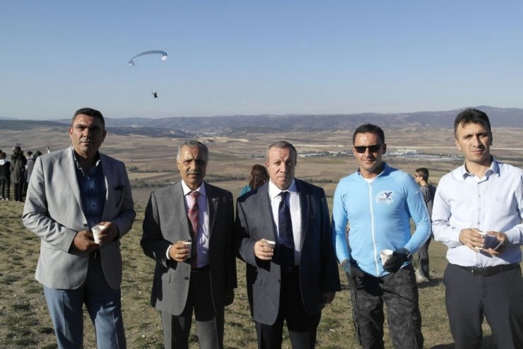 Şehit Yakınları Ve Gaziler Yamaç Paraşütü Yaptı