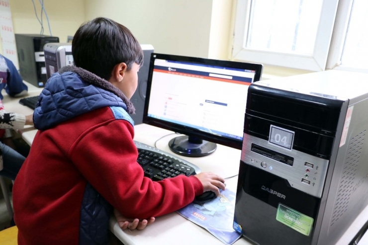 Yozgat’ta Köy Okullarına Teknoloji Sınıfı Kurulmaya Devam Ediyor