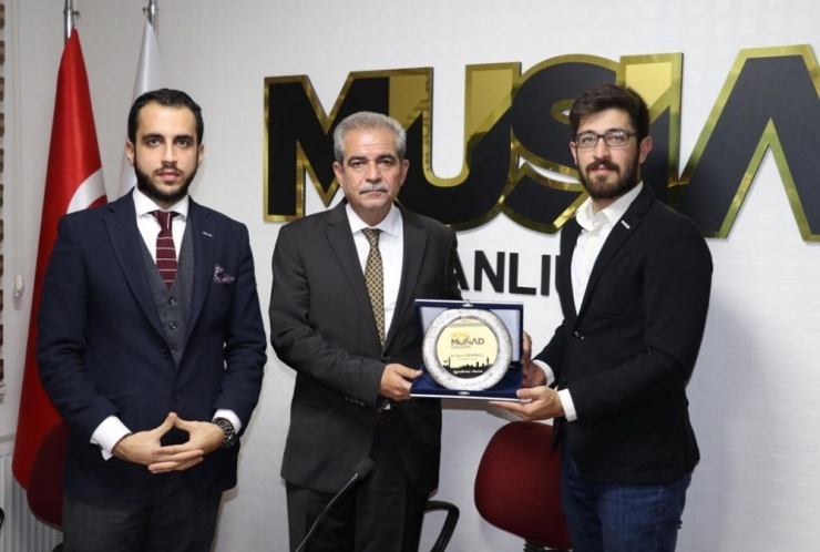 Belediye Başkanı Gençlere Deneyimlerini Aktardı