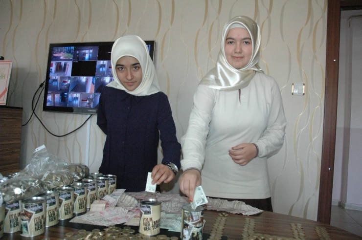 Harçlıklarını Arakan’a Bağışladılar