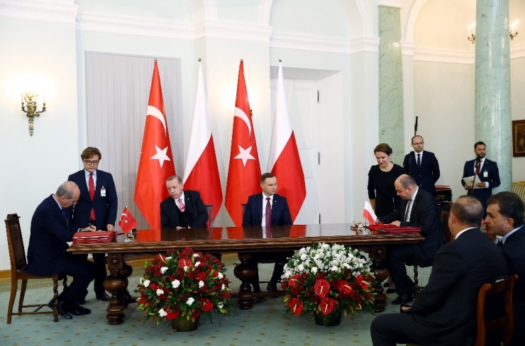 Polonya Ve Türkiye Arasında 5 Anlaşma İmzalandı