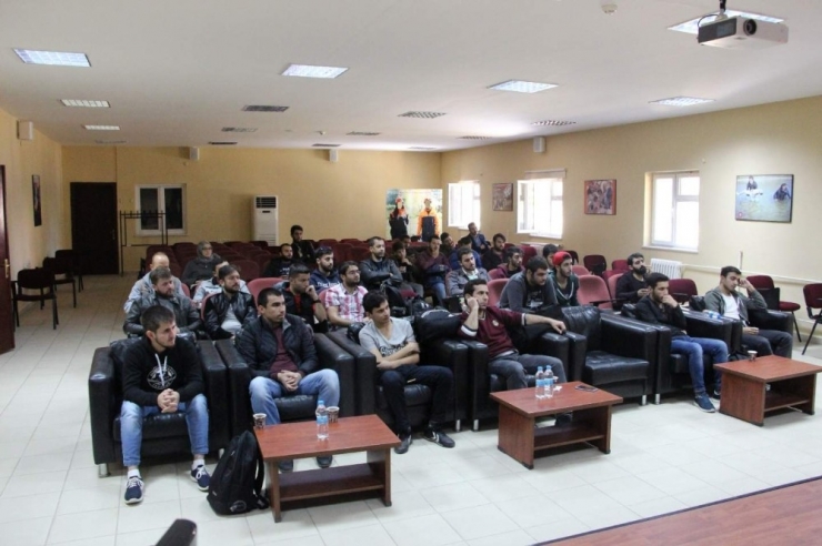 Afad Gönüllülerine Saha Eğitimleri Veriliyor