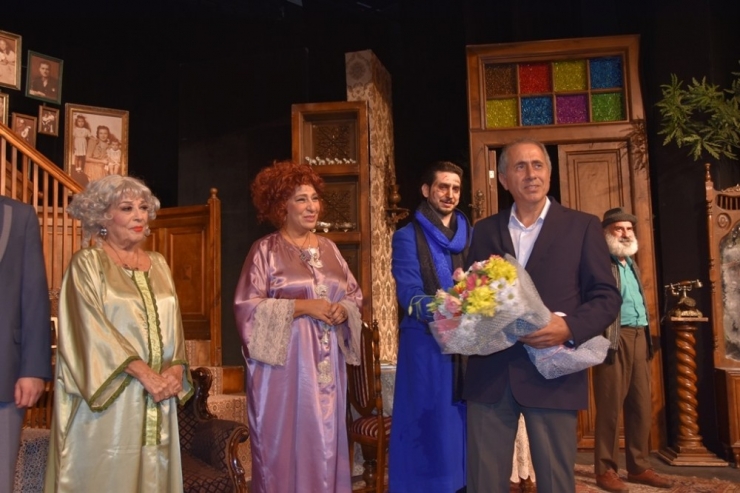 Ahududu Çorlulu Tiyatroseverlerle Buluştu