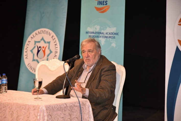 İlber Ortaylı Konferansına Büyük İlgi