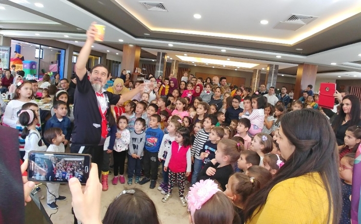 Bengi’de Eğitim Okuldan Dışarıya Taştı