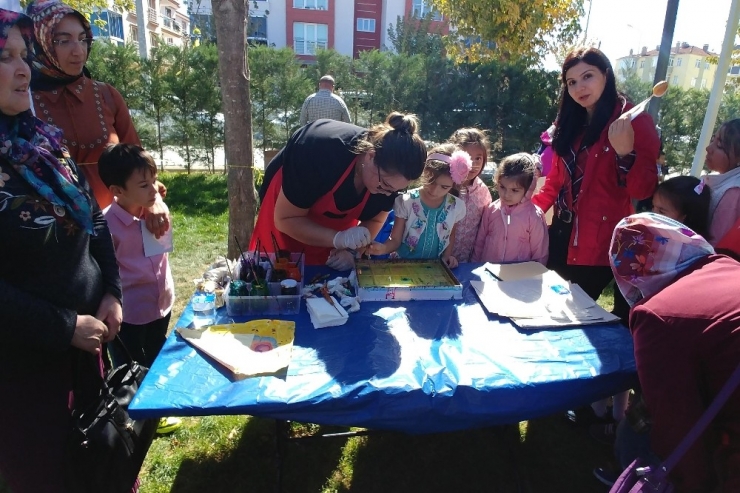 Bengi’de Eğitim Okuldan Dışarıya Taştı
