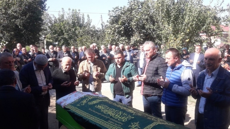 Sakarya’da Trafik Kazasında Ölen 3 Kişi Son Yolculuğuna Uğurlandı