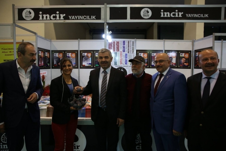 Başkan Ve Valiler Kitap Fuarında
