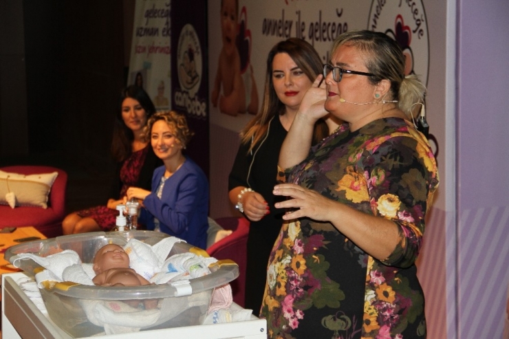 Bebek Ve Anne Arasındaki Ten Teması Anne Sütünü Arttırıyor