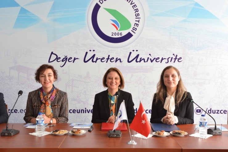 Düzce Üniversitesi İle Bezmialem Üniversitesi Arasında İşbirliği Sözleşmesi İmzalandı