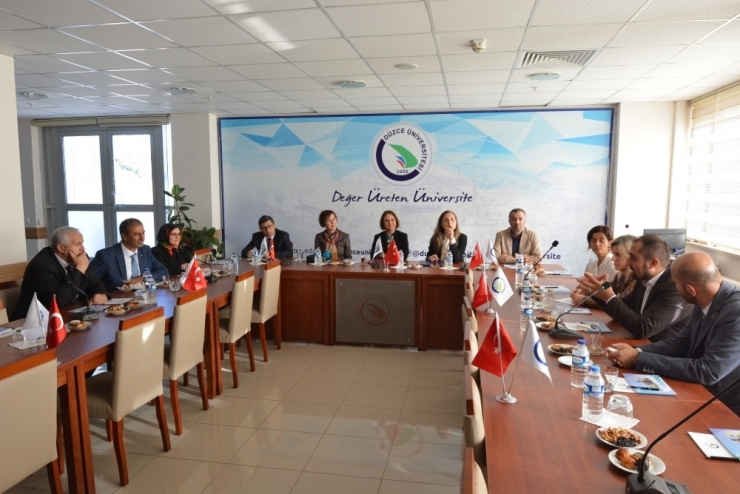 Düzce Üniversitesi İle Bezmialem Üniversitesi Arasında İşbirliği Sözleşmesi İmzalandı