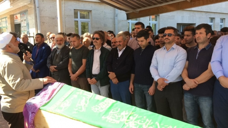 Sakarya’da Trafik Kazasında Ölen 3 Kişi Son Yolculuğuna Uğurlandı