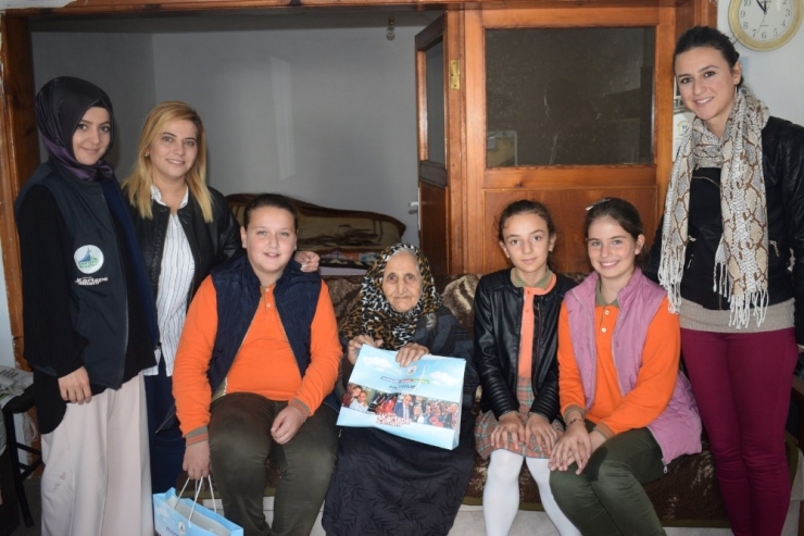Kartepe’li Çocuklardan Büyüklerine Ziyaret