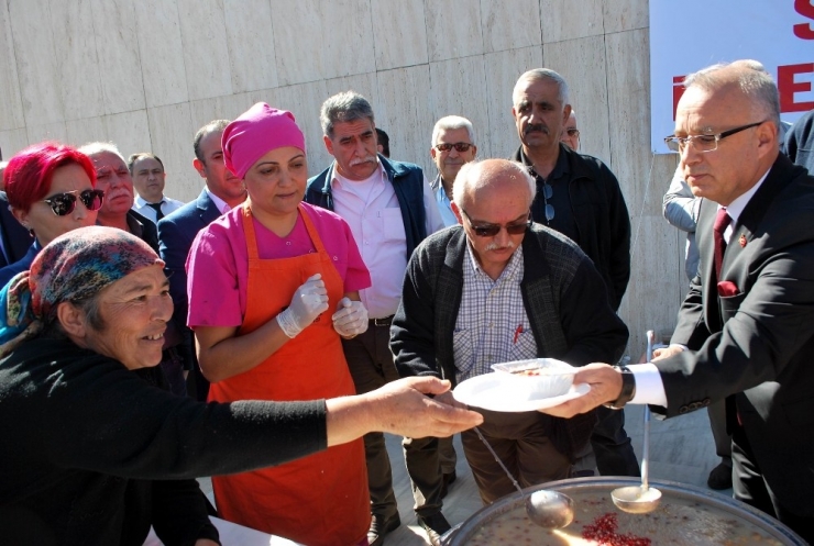 Salihli Mhp’den Aşure Hayrı