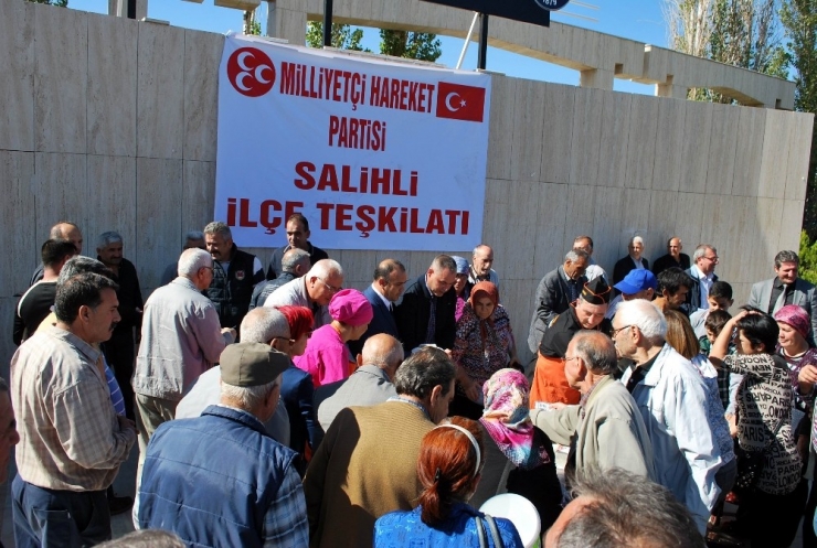 Salihli Mhp’den Aşure Hayrı