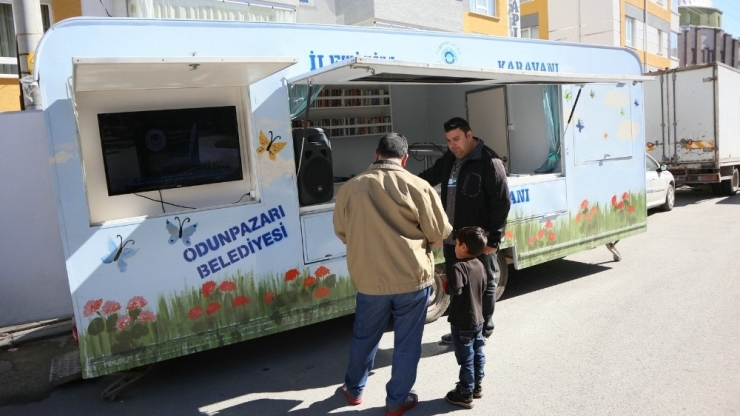 İletişim Karavanı Mahalle Mahalle Gezmeye Devam Ediyor