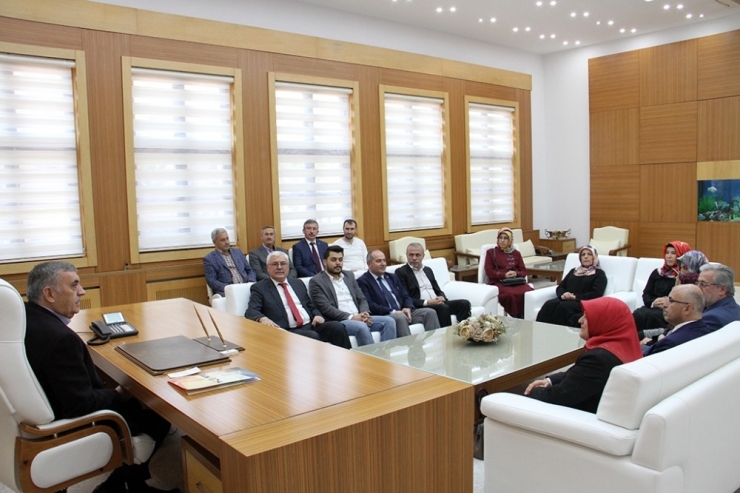 Başkan Toçoğlu: “Yeni Yol Çalışmaları Şehre Çok Yakıştı”