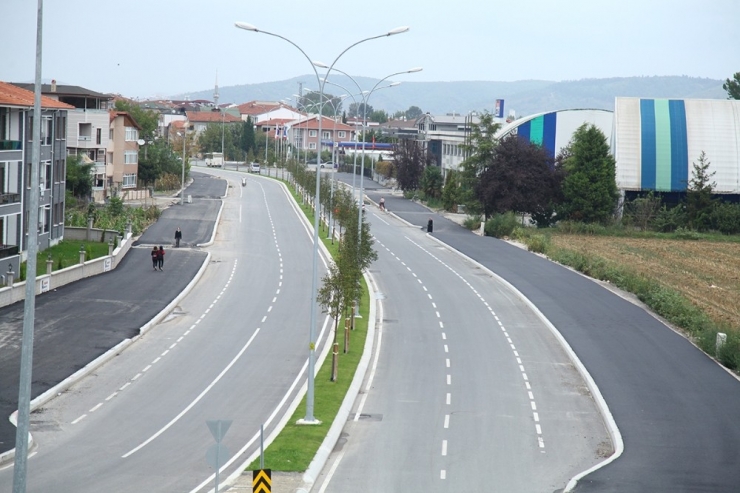 Başkan Toçoğlu: “Yeni Yol Çalışmaları Şehre Çok Yakıştı”