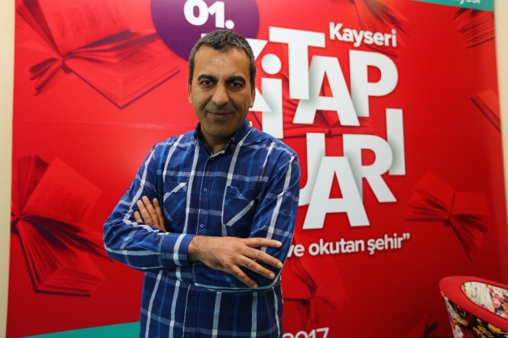 Kitap Fuarı’na Katılan Yazarlar, Fuarla İlgili Değerlendirmelerde Bulundu