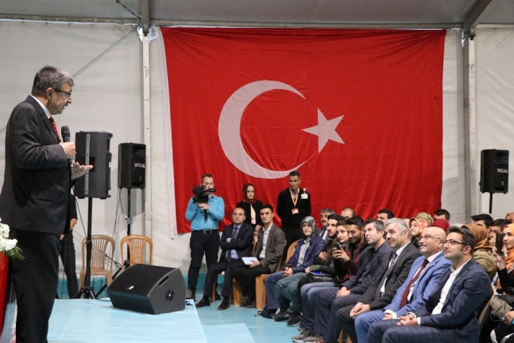 Yazar Hayati İnanç: “Kayseri’de Çok Büyük Bir İlgiyle Karşılandım”