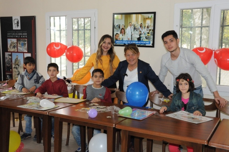 Büyüdüğü Sokakların Yeni Üyelerini Unutmadı