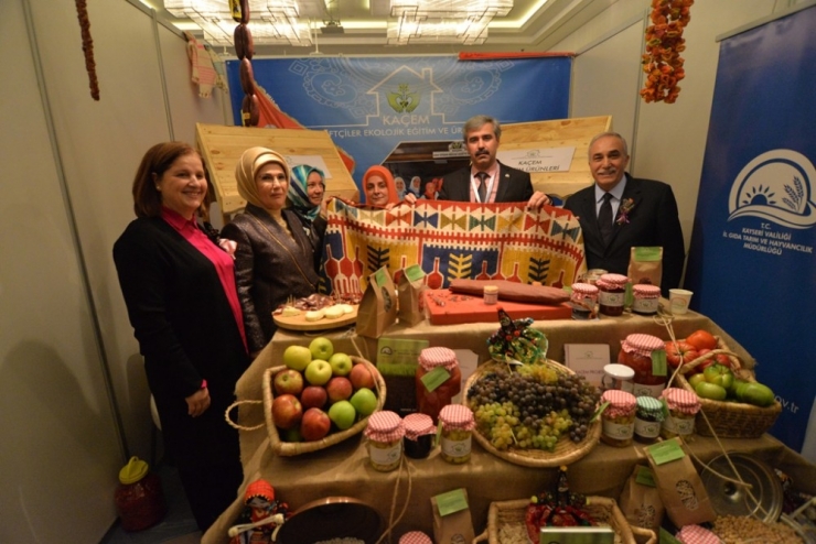 Emine Erdoğan’dan Kayseri Standına İlgi