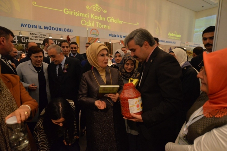 Emine Erdoğan’dan Kayseri Standına İlgi