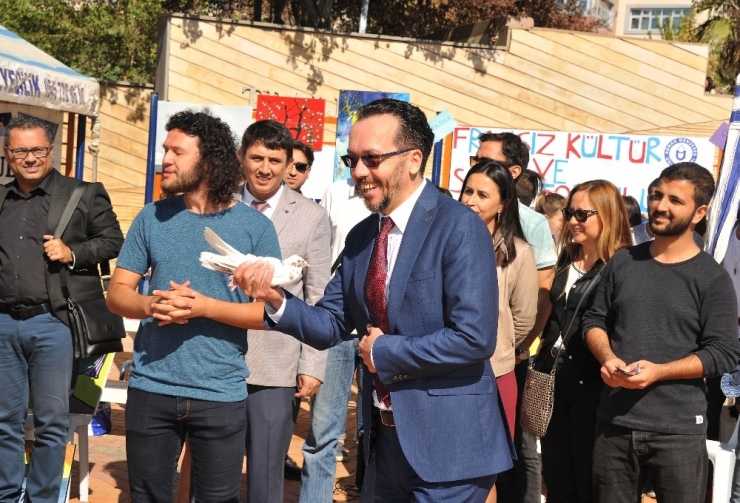 Adü’de ‘Öğrenci Toplulukları Tanıtım Günü’ Renkli Geçti