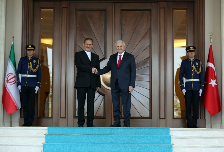 Başbakan Yıldırım, İran Cumhurbaşkanı Birinci Yardımcısı Cihangiri’yi Resmi Törenle Karşıladı
