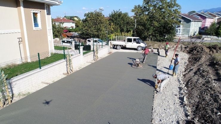 Başiskele’de Yeni Yollar Betonla Kaplanıyor