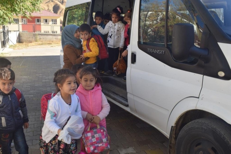 Mutki Belediyesinden Anaokulu Öğrencilerine Ücretsiz Servis Hizmeti