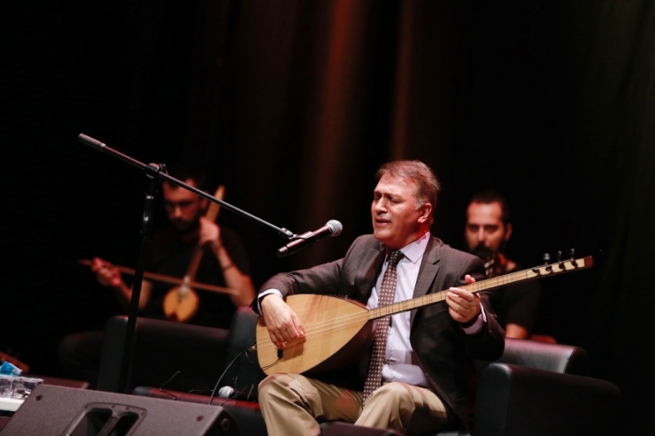 Neşet Ertaş Küçükçekmece’de Türkülerle Anıldı