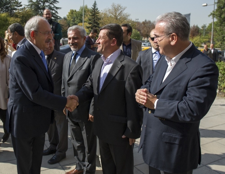Chp Lideri Kılıçdaroğlu, Muhtarlar Konfederasyonunu Ziyaret Etti