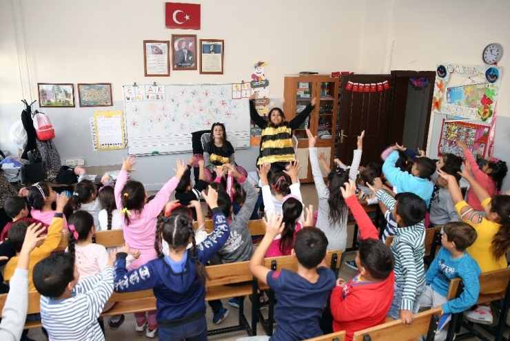 Konak’ta Okulda Tiyatro Keyfi Başladı