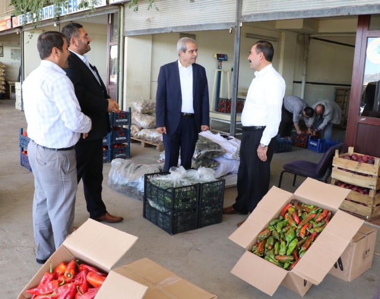 Demirkol, Hal Pazarı Esnafını Ziyaret Etti