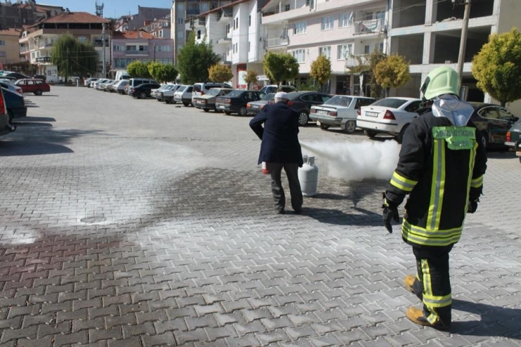 Muhtarlara Verilen Yangın Eğitim Sürüyor