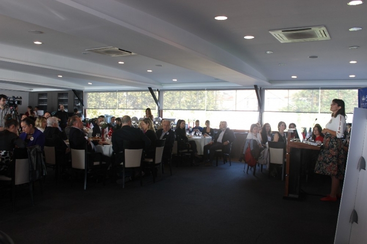 Eğitimde Toplumsal Değerler Ön Plana Çıkıyor