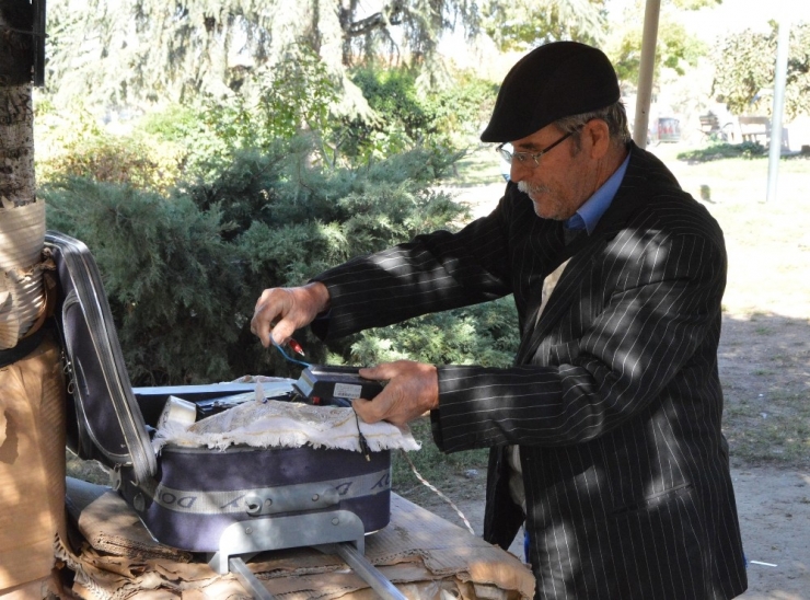 Seyyar Fotoğrafçı 20 Yıllık Dertten Kurtuldu