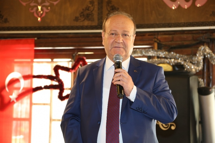 Başkan Özakcan’dan Adaylık Sinyali