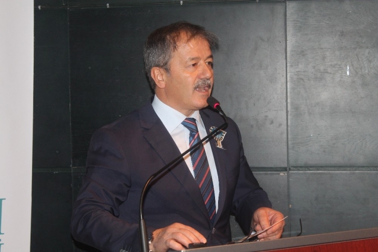 Öğrenciler Tarık Buğra’yı Anlattı