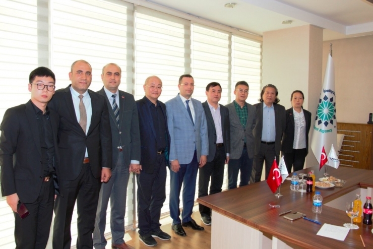 Çinli Yatırımcılardan 100 Mw’lık Güneş Enerjisi Yatırımı