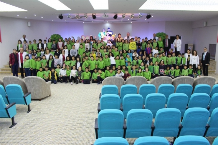 Kardelen Koleji’nde "Arı Maya" Çocuk Tiyatrosu Sergilendi