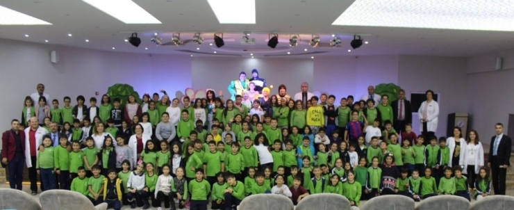 Kardelen Koleji’nde "Arı Maya" Çocuk Tiyatrosu Sergilendi