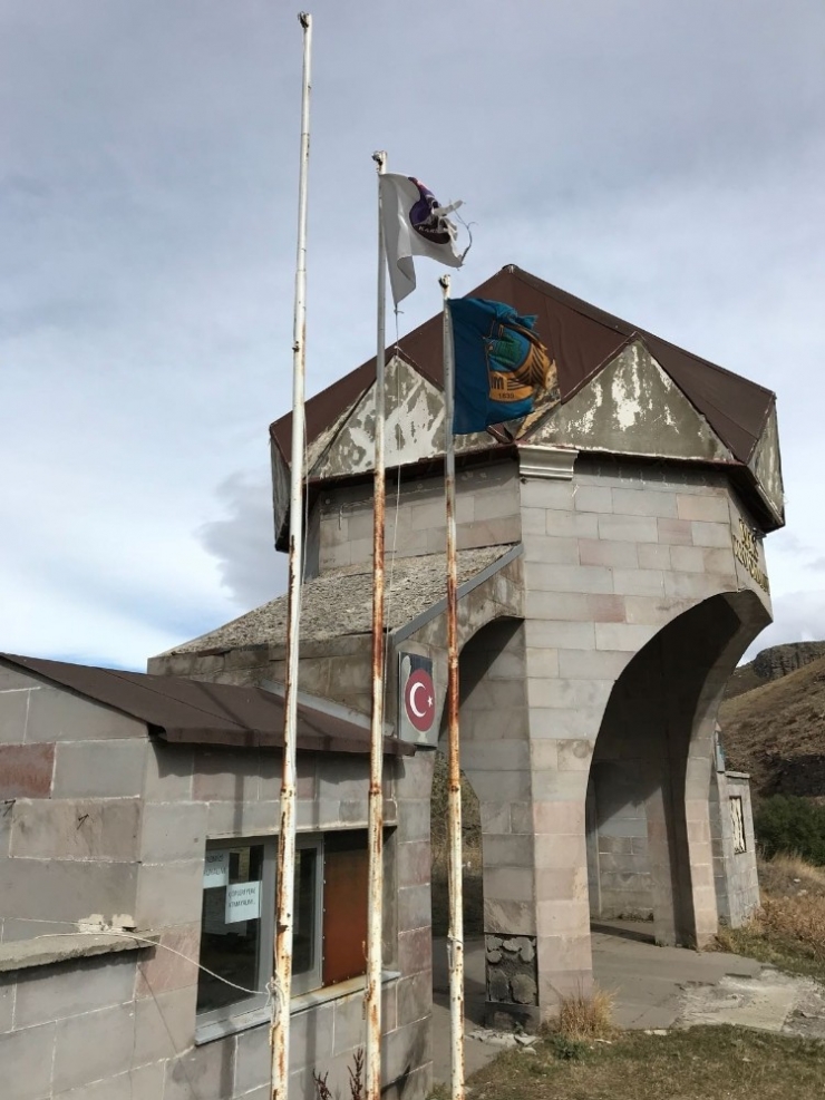 Kars Kent Ormanı Kaderine Terk Edildi